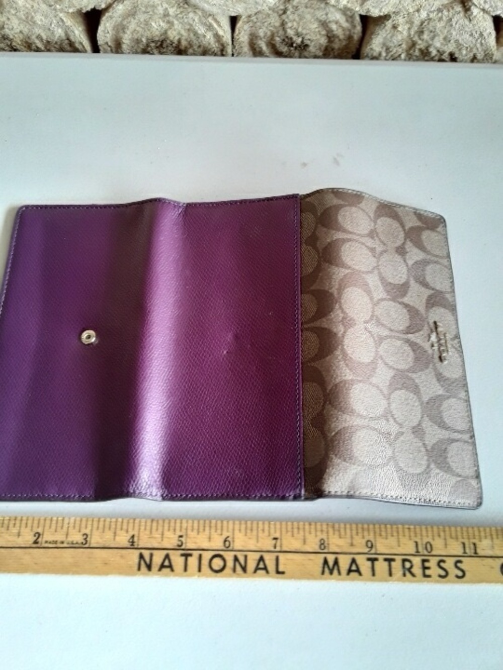 Coach F53763 Slim Trifold Wallet Signature Canvas Plum NWOT keychain fob - Picture 2 of 3
